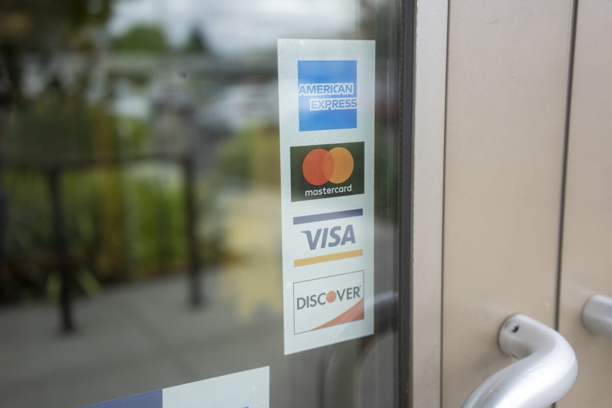 What's the difference between Visa and Mastercard? What about the other major credit networks?