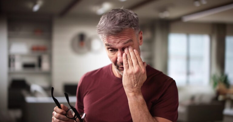 itchy eyes