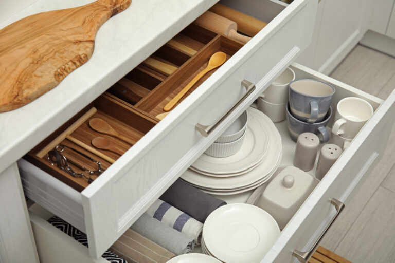 How to Organize Kitchen Drawers